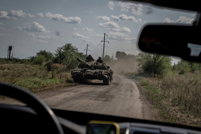 Ukrainian Army’s Successful Operation near Robotina Liberates Strategic Village: Minister Kuleba Reveals